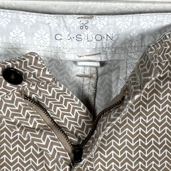 Caslon Sz 2 Low Rise Shorts 4 Pockets Beige Chevron Stretch Chinos Zipper - Picture 3 of 11